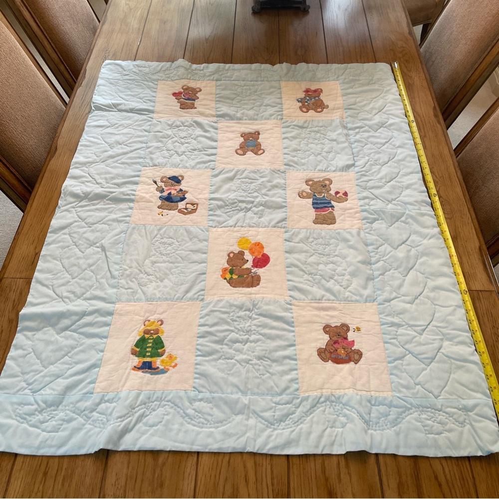Vintage handmade Teddy Bear Quilt Baby 50” x 38”